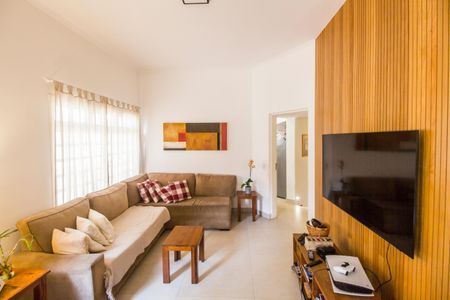 Casa à venda com 400m², 4 quartos e 4 vagas Casa à venda com 400m², 4 quartos e 4 vagasSala