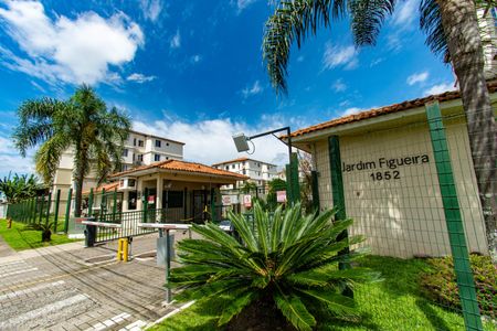 Apartamento à venda com 57m², 3 quartos e 1 vaga Apartamento à venda com 57m², 3 quartos e 1 vagaFachada