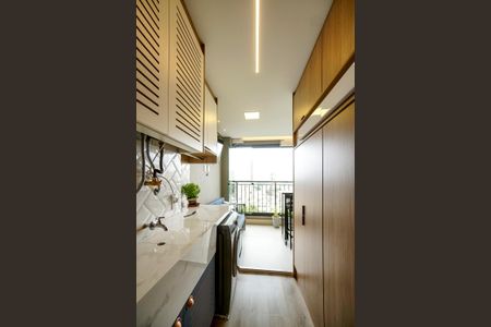 Apartamento à venda com 84m², 3 quartos e 2 vagas Apartamento à venda com 84m², 3 quartos e 2 vagasÁrea de serviço