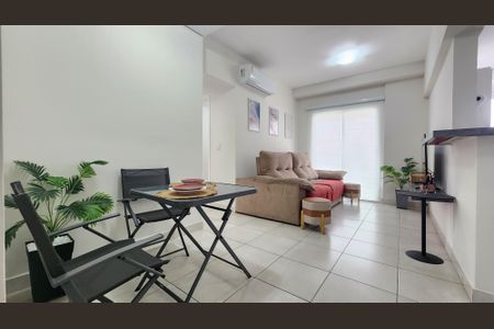 Sala de apartamento para alugar com 2 quartos, 78m² em Gonzaga, Santos