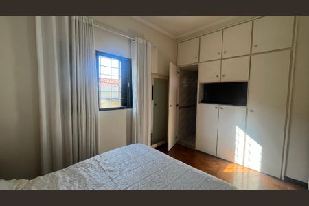 Casa à venda com 130m², 4 quartos e 4 vagas Casa à venda com 130m², 4 quartos e 4 vagasQuarto 3