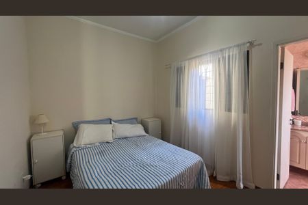 Casa à venda com 130m², 4 quartos e 4 vagas Casa à venda com 130m², 4 quartos e 4 vagasSuíte