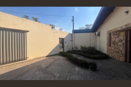Casa à venda com 130m², 4 quartos e 4 vagas Casa à venda com 130m², 4 quartos e 4 vagasÁrea Externa