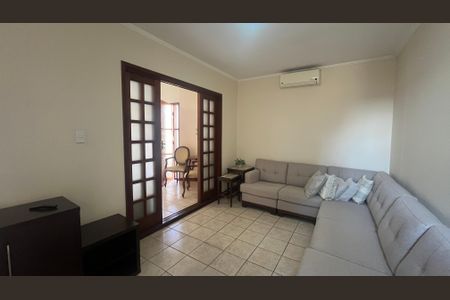 Casa à venda com 130m², 4 quartos e 4 vagas Casa à venda com 130m², 4 quartos e 4 vagasSala