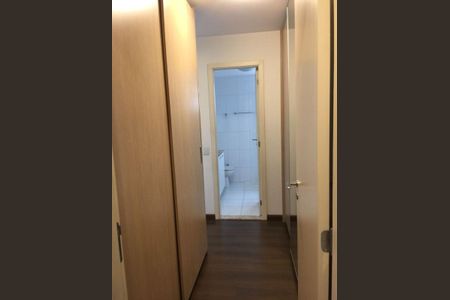 Apartamento à venda com 120m², 3 quartos e 2 vagas Apartamento à venda com 120m², 3 quartos e 2 vagasCorredor