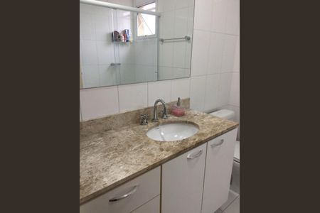 Apartamento à venda com 120m², 3 quartos e 2 vagas Apartamento à venda com 120m², 3 quartos e 2 vagasBanheiro