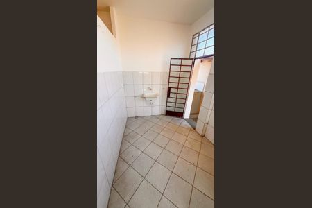 Casa à venda com 340m², 8 quartos e 3 vagas Casa à venda com 340m², 8 quartos e 3 vagasÁrea de Serviço 2