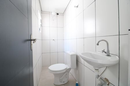 Banheiro Social de casa para alugar com 1 quarto, 50m² em Socorro, São Paulo