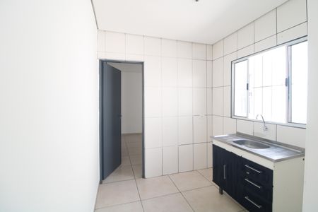 Cozinha de casa para alugar com 1 quarto, 50m² em Socorro, São Paulo