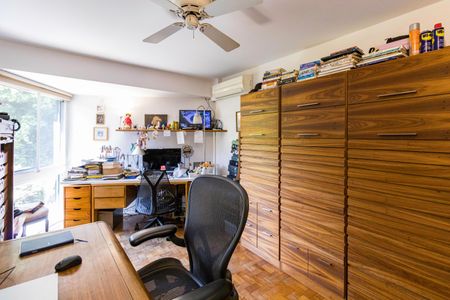 Casa à venda com 390m², 4 quartos e 3 vagasQuarto 2