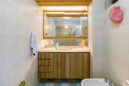 Casa à venda com 390m², 4 quartos e 3 vagasBanheiro da Suíte