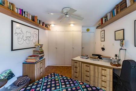 Casa à venda com 390m², 4 quartos e 3 vagasQuarto