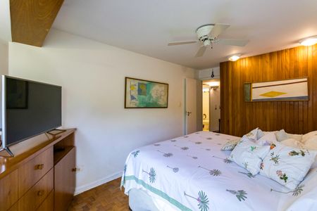 Casa à venda com 390m², 4 quartos e 3 vagasSuíte