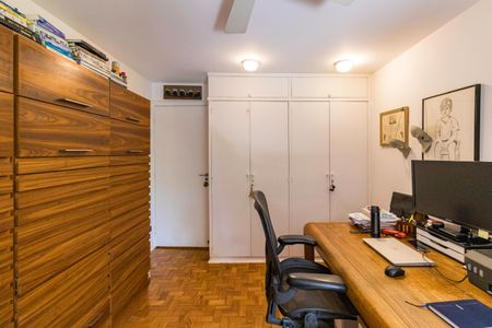 Casa à venda com 390m², 4 quartos e 3 vagasQuarto 2