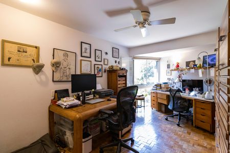 Casa à venda com 390m², 4 quartos e 3 vagasQuarto 2