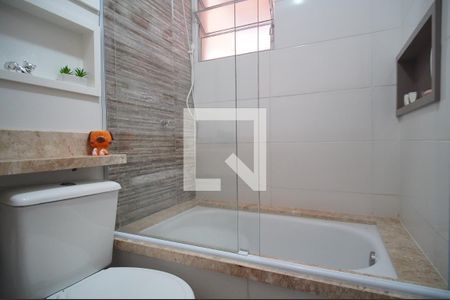 Casa à venda com 90m², 2 quartos e 2 vagasBanheiro da Suíte 