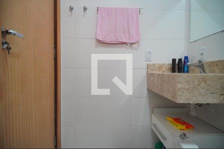 Casa à venda com 90m², 2 quartos e 2 vagasBanheiro da Suíte 