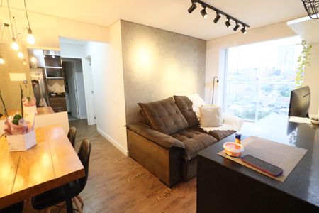 Sala de apartamento para alugar com 2 quartos, 56m² em Km 18, Osasco