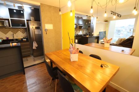 Sala de apartamento para alugar com 2 quartos, 56m² em Km 18, Osasco
