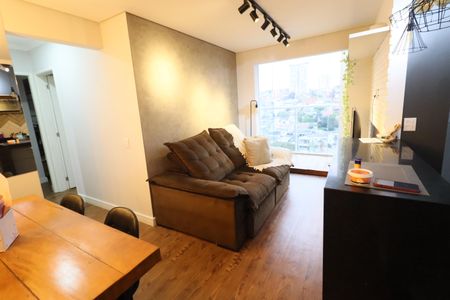 Sala de apartamento para alugar com 2 quartos, 56m² em Km 18, Osasco
