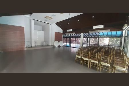 Apartamento à venda com 85m², 3 quartos e 1 vaga Apartamento à venda com 85m², 3 quartos e 1 vagaÁrea comum - Salão de festas