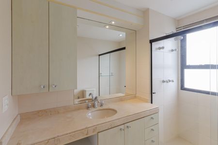 Apartamento para alugar com 500m², 5 quartos e 4 vagas Apartamento para alugar com 500m², 5 quartos e 4 vagasBanheiro da Suíte 2