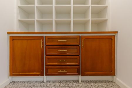 Apartamento para alugar com 500m², 5 quartos e 4 vagas Apartamento para alugar com 500m², 5 quartos e 4 vagasAdega