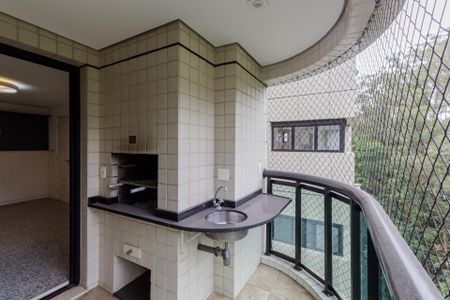 Apartamento para alugar com 500m², 5 quartos e 4 vagas Apartamento para alugar com 500m², 5 quartos e 4 vagasSacada Sala de Jantar