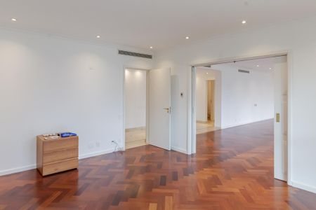 Apartamento para alugar com 500m², 5 quartos e 4 vagas Apartamento para alugar com 500m², 5 quartos e 4 vagasSala de Estar