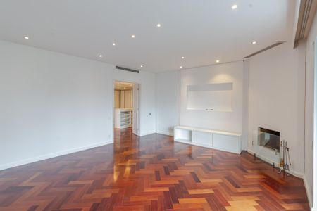 Apartamento para alugar com 500m², 5 quartos e 4 vagas Apartamento para alugar com 500m², 5 quartos e 4 vagasSala de TV