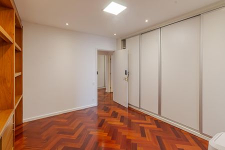 Apartamento para alugar com 500m², 5 quartos e 4 vagas Apartamento para alugar com 500m², 5 quartos e 4 vagasSuíte 2