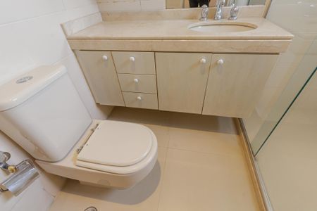 Apartamento para alugar com 500m², 5 quartos e 4 vagas Apartamento para alugar com 500m², 5 quartos e 4 vagasBanheiro da Suíte 4