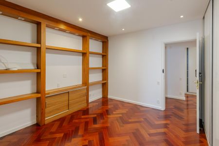 Apartamento para alugar com 500m², 5 quartos e 4 vagas Apartamento para alugar com 500m², 5 quartos e 4 vagasSuíte 2