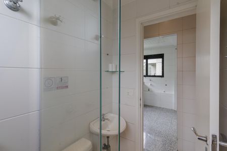 Apartamento para alugar com 500m², 5 quartos e 4 vagas Apartamento para alugar com 500m², 5 quartos e 4 vagasBanheiro de serviço