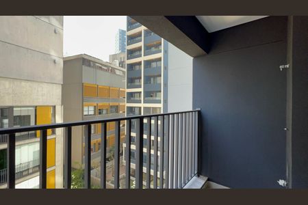 Varanda de kitnet/studio à venda com 1 quarto, 31m² em Sumarezinho, São Paulo