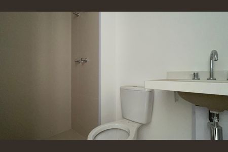Studio à venda com 32m², 1 quarto e sem vaga Studio à venda com 32m², 1 quarto e sem vagaBanheiro Social