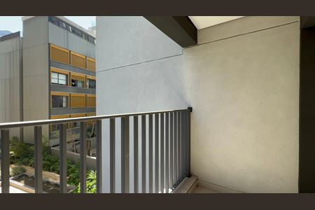 Varanda de kitnet/studio à venda com 1 quarto, 32m² em Sumarezinho, São Paulo