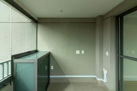 Varanda de kitnet/studio à venda com 1 quarto, 32m² em Vila Olímpia, São Paulo