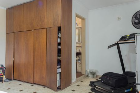 Casa à venda com 240m², 3 quartos e 5 vagasSuíte 1