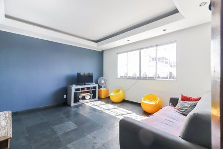 Casa à venda com 129m², 4 quartos e 2 vagasSala