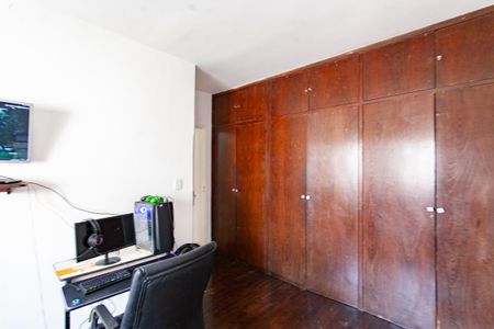 Casa à venda com 310m², 3 quartos e 3 vagas Casa à venda com 310m², 3 quartos e 3 vagasQuarto 2