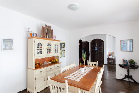 Casa à venda com 310m², 3 quartos e 3 vagas Casa à venda com 310m², 3 quartos e 3 vagasSala de Jantar