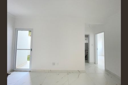 Sala de apartamento à venda com 2 quartos, 97m² em Santa Monica, Belo Horizonte