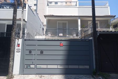 Casa para alugar com 145m², 4 quartos e 2 vagas Casa para alugar com 145m², 4 quartos e 2 vagasFachada da Casa
