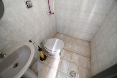 Casa à venda com 220m², 3 quartos e 4 vagasBanheiro de serviço