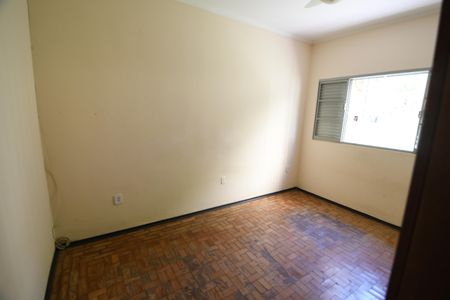 Casa à venda com 220m², 3 quartos e 4 vagasQuarto 2