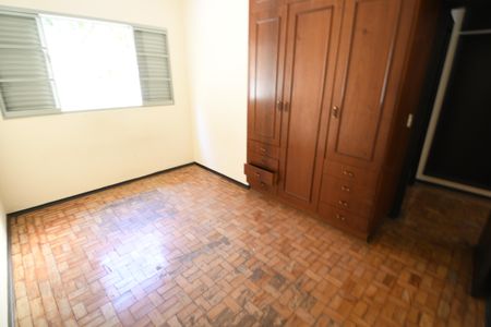 Casa à venda com 220m², 3 quartos e 4 vagasQuarto 2