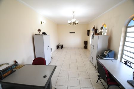 Casa à venda com 220m², 3 quartos e 4 vagasSala