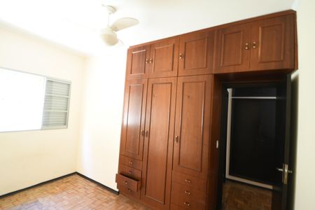 Casa à venda com 220m², 3 quartos e 4 vagasQuarto 2