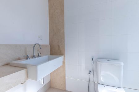 Apartamento à venda com 162m², 4 quartos e 3 vagasBanheiro Suíte 2
